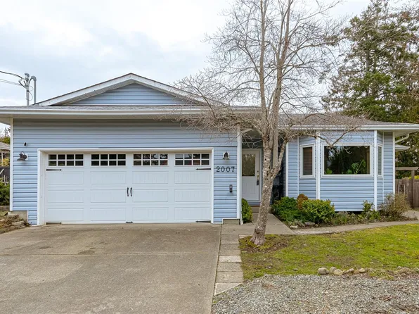2007 Govenlock Pl, Sooke, BC V9Z 0M8