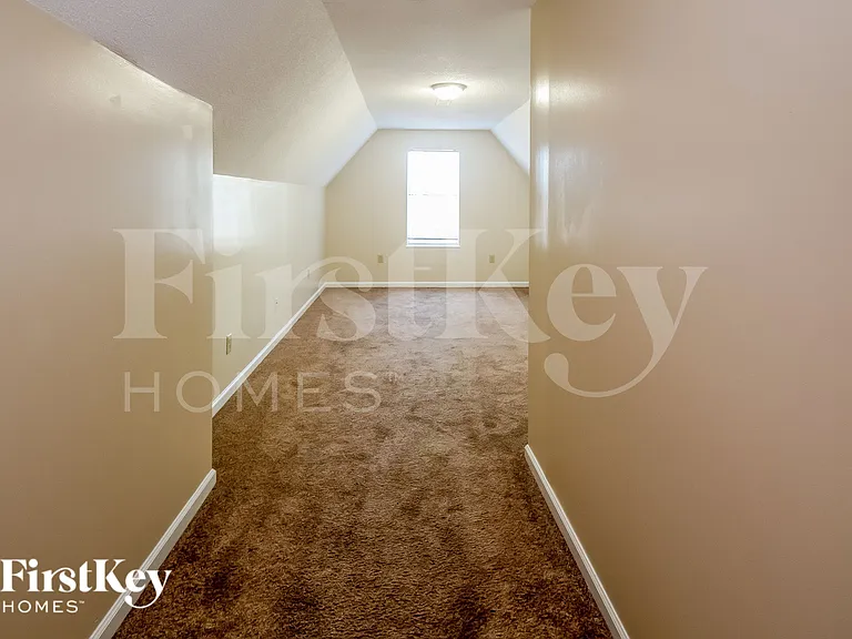 7435 Bridle Cv — Photo 7