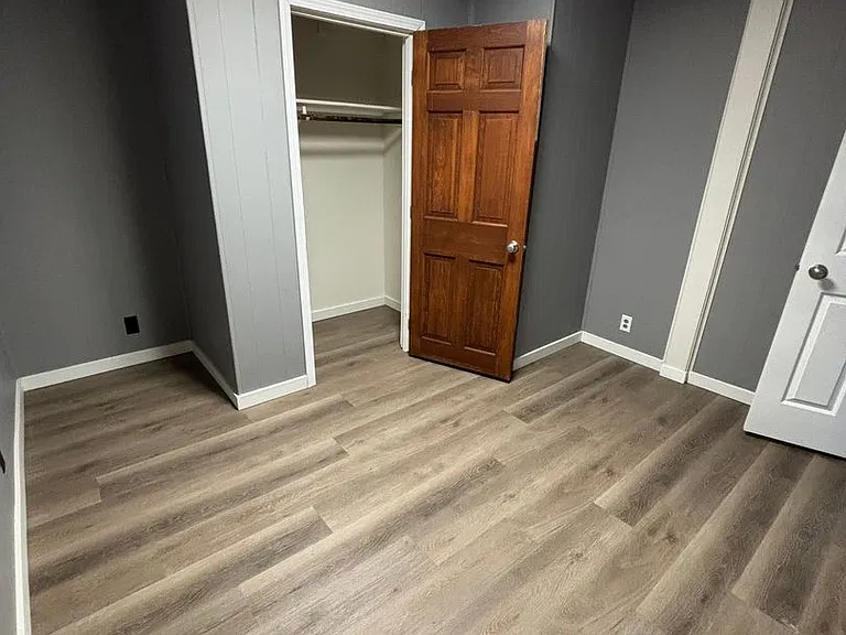 810 Cameron Ave — Photo 6