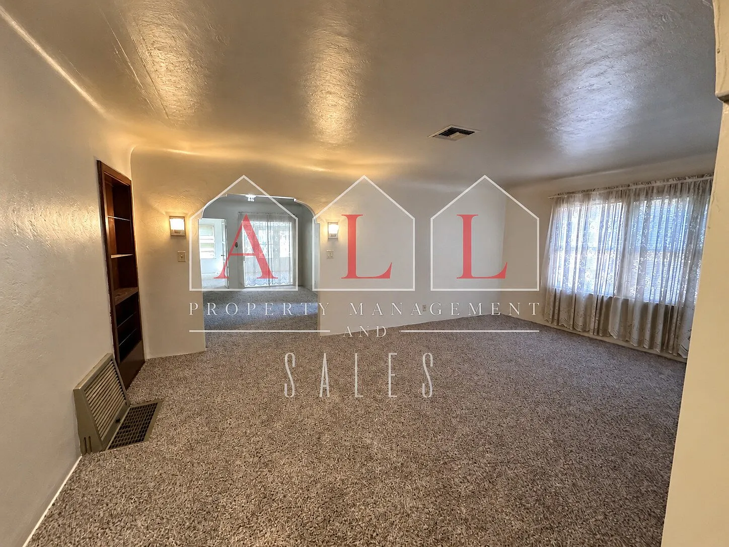 3 bed, 2.0 bath, 1351 sqft, $1,995 — Photo 2