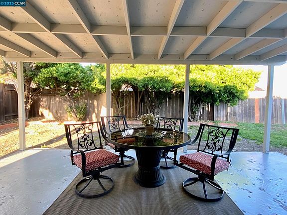 3rd image of 2778 Barcelona Cir