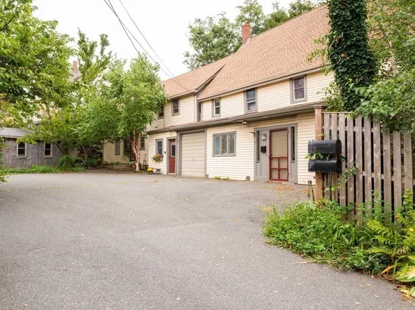 14 Pine St, Gloucester, MA 01930