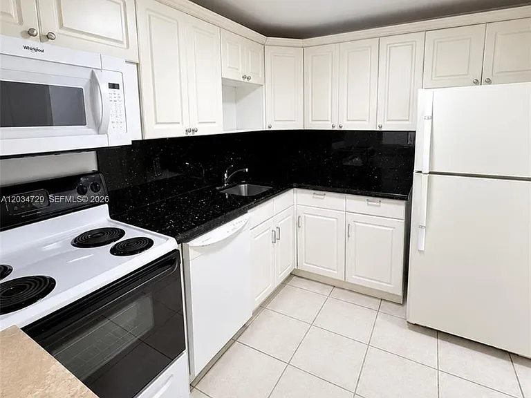 13499 Biscayne Blvd #504 — Photo 7