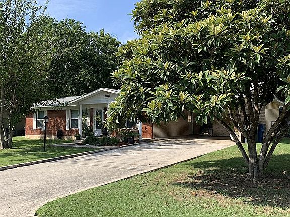 2nd image of 236 Seville Dr