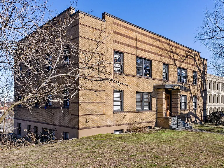 1226 W 5th Ave — Photo 9