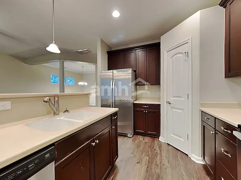 510 Summer Hill Way — Photo 5