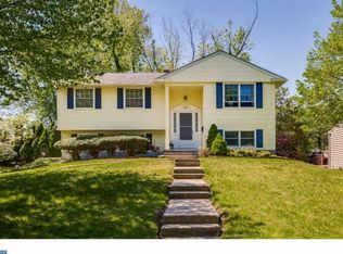 9 Farmhouse Ln, Cherry Hill, NJ 08002