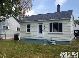 5905 Mayfair St, Taylor, MI 48180