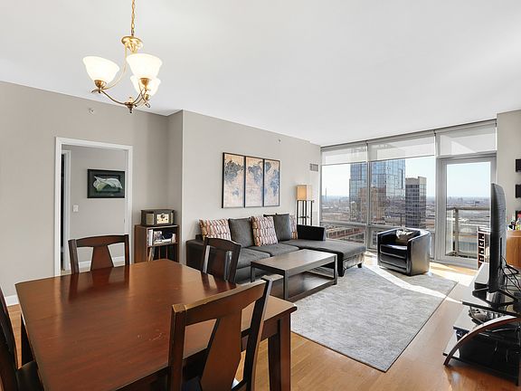 5th image of 100 E 14th St #2009