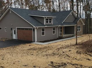 453 E Cove Rd, Monterey, TN 38574