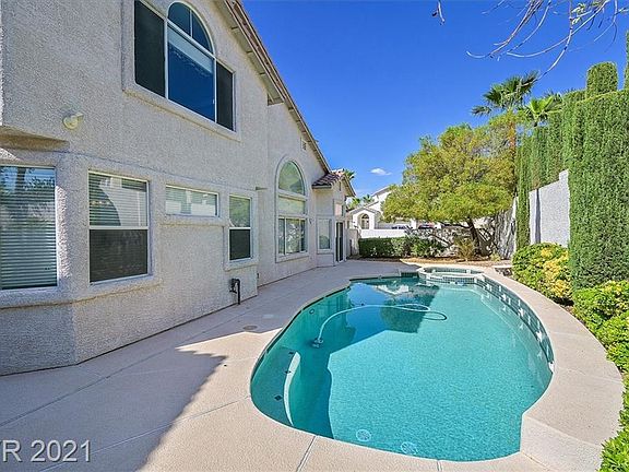 4th image of 3041 Sunrise Heights Dr