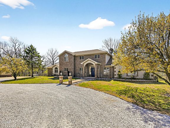 3rd image of 13317 Oakwood Trail Rd