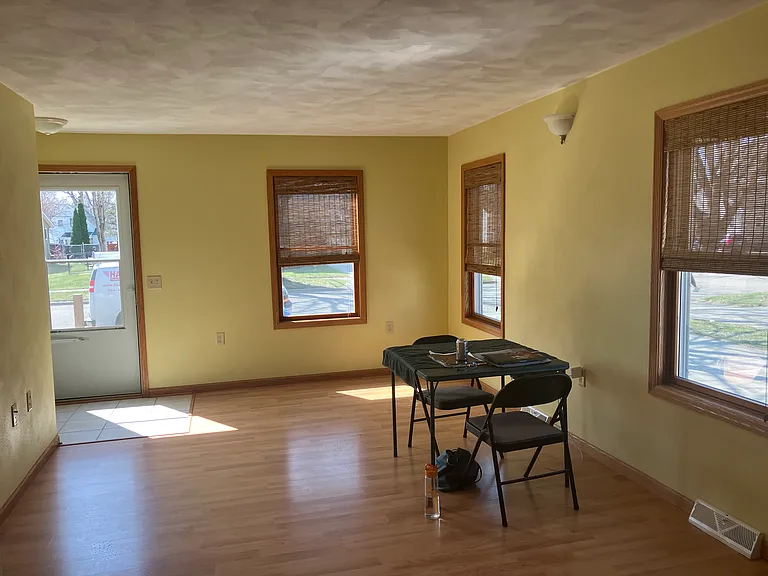 Front room/tv room