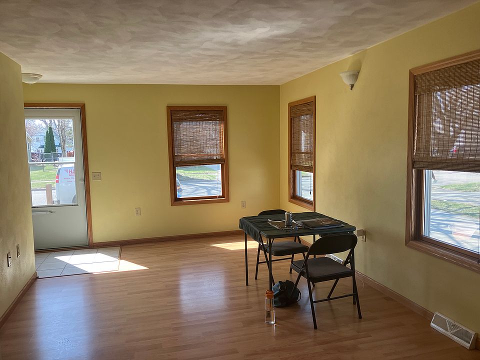 Front room/tv room