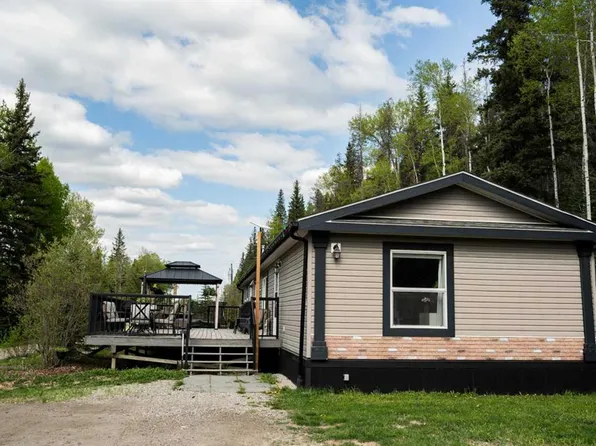 4B N East River Rd #24425, Hinton, AB T7V 0A3