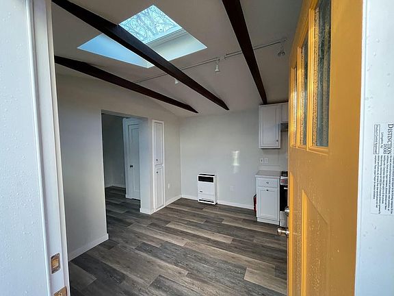 entrance, skylight w/ retractable shade