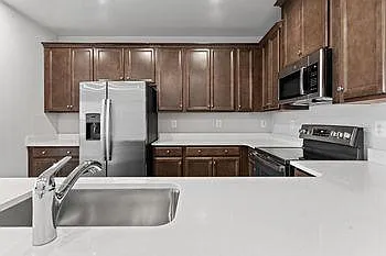 595 Weaver Brook Walk #A — Photo 4