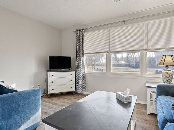 4th image of 420 Dogwood Cir