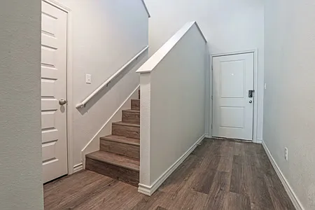 3311 Heritage Ln — Photo 7