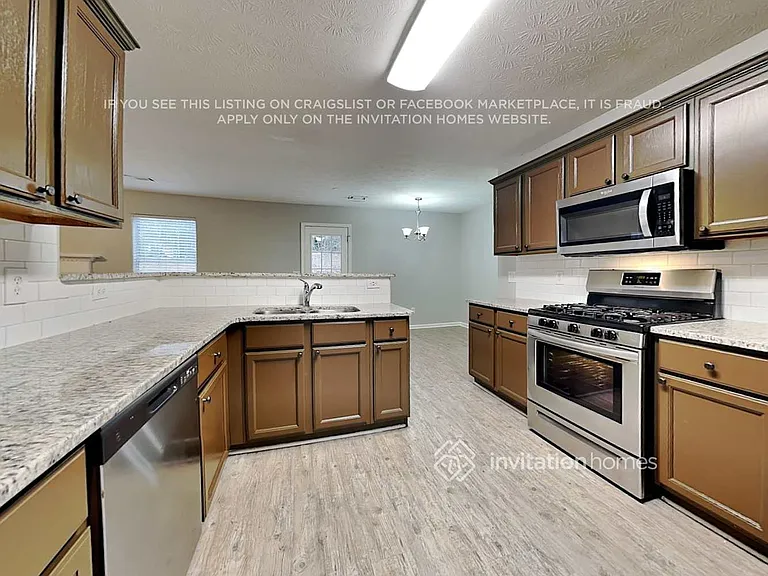 4065 Bradford Walk Trl — Photo 8