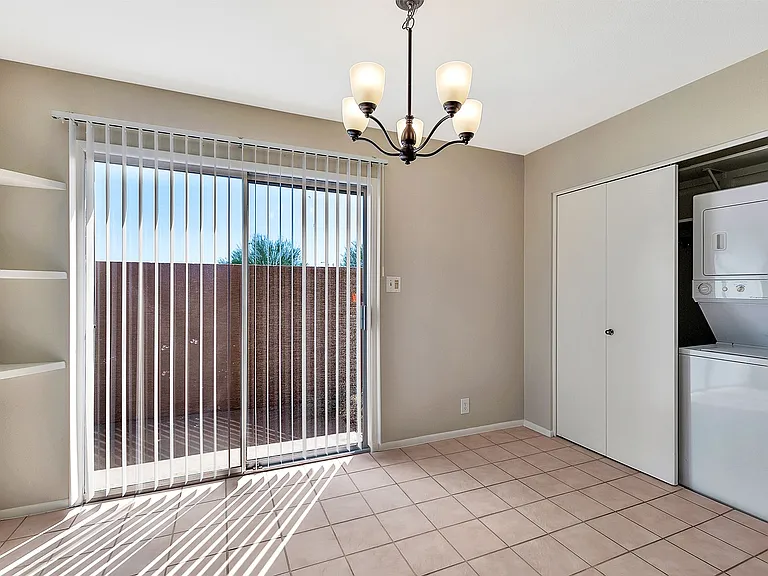 20250 N 6th Dr #1 — Photo 7