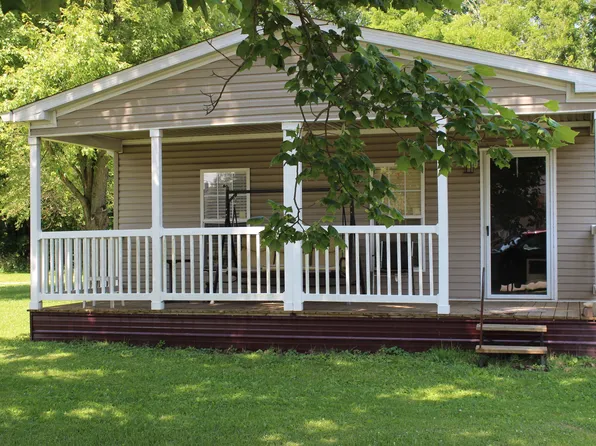 102 N Market St, Carthage, IN 46115