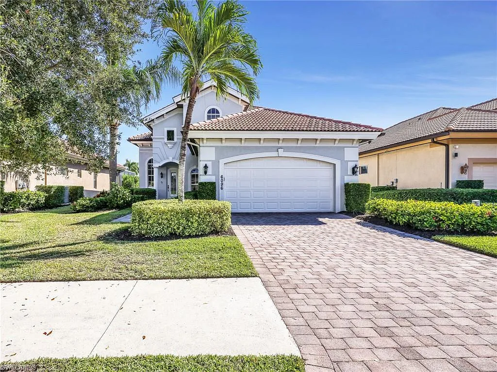 3 bed, 2.5 bath, 2398 sqft, $12,900 — Photo 4
