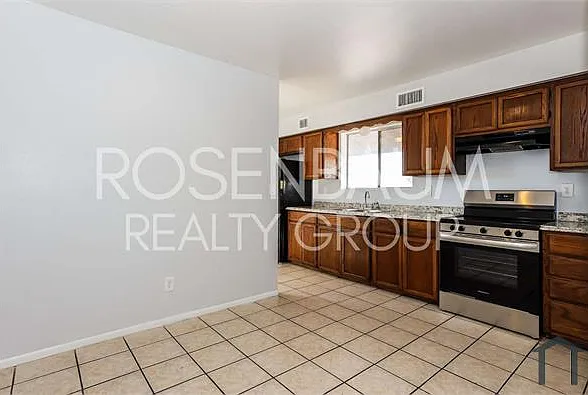 553 W Rio Salado Pkwy #202 — Photo 7