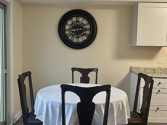 4th image of 4234 Duke Ct