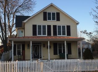 324 E 1st Ave, Charles Town, WV 25414