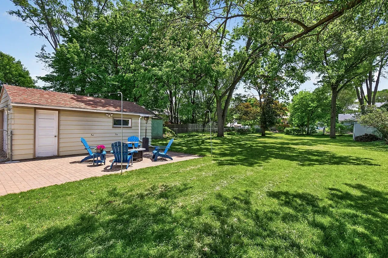 3 bed, 1696 sqft, $2,350 — Photo 3