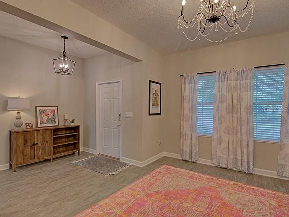3rd image of 10085 Lovegrass Ln