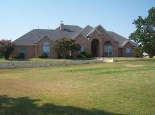 805 Maggard Ct, Azle, TX 76020
