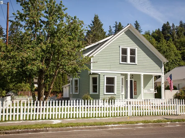 122 Center St, Oregon City, OR 97045
