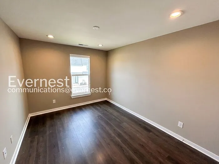 207 Jeffries Way — Photo 17