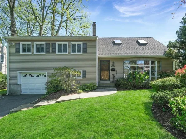 7 Standish Place, Hartsdale, NY 10530