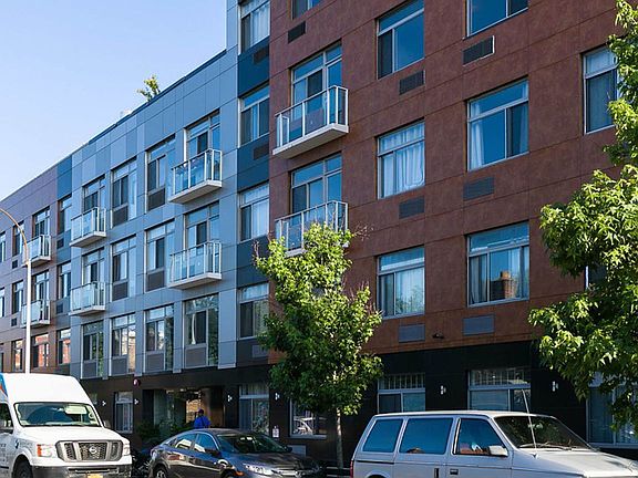 3rd image of 836 Bergen St #4