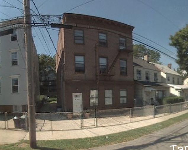 1st image of 220 Targee St