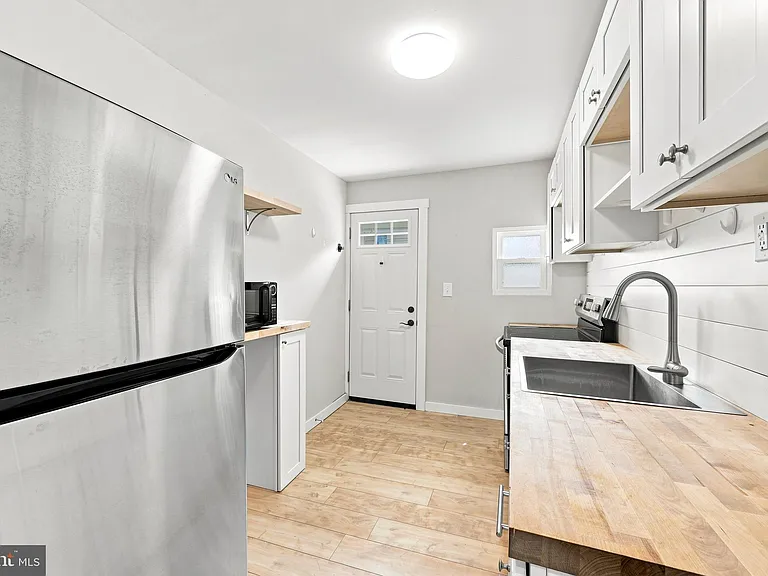 2307 N Mascher St — Photo 10