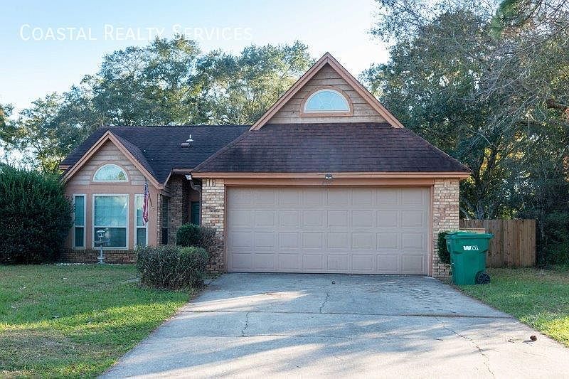 1st image of 206 Northampton Cir