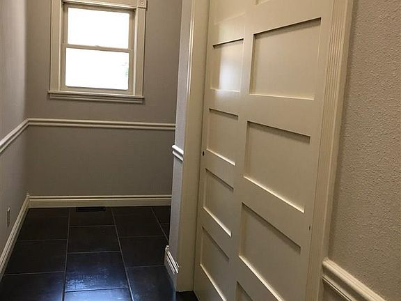 5th image of 207 W Main Ave