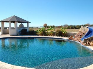 1163 S Joe Wilson Rd, Cedar Hill, TX 75104