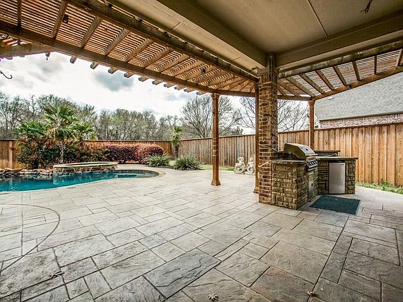5th image of 15769 Stonebridge Dr