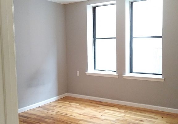 4th image of 295 Hawthorne Ave APT 1H