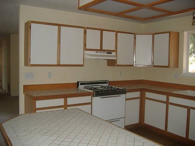 2nd image of 15327 Pearl Ct