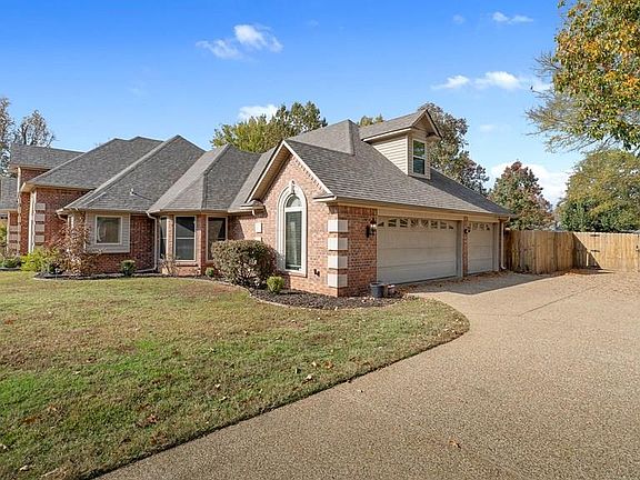 2nd image of 6404 N Park Rd