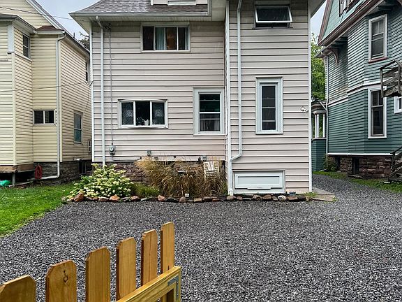 4th image of 211 Goundry St