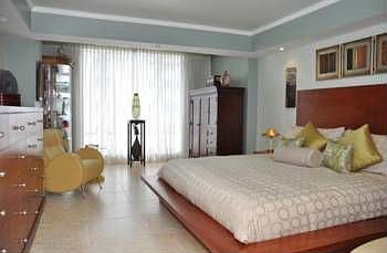 2nd image of 4020 Galt Ocean Dr APT 208