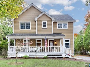 56 E Center St, Midland Park, NJ 07432