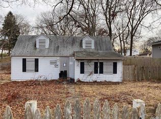 61 Belle Ave, Ronkonkoma, NY 11779